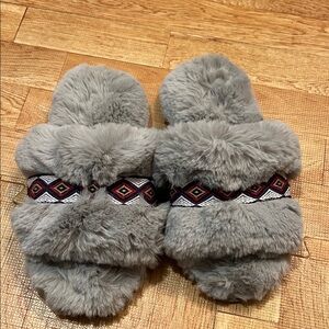 Cozy Gray Faux Fur Slippers